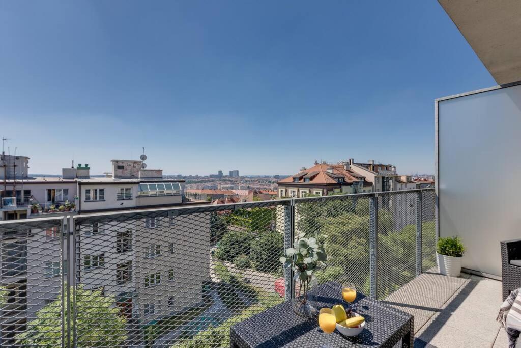 Jt'S Apartments Korunni Str. ปราก ภายนอก รูปภาพ