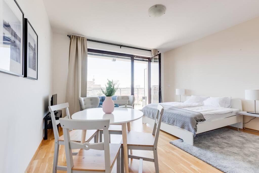 Jt'S Apartments Korunni Str. ปราก ภายนอก รูปภาพ