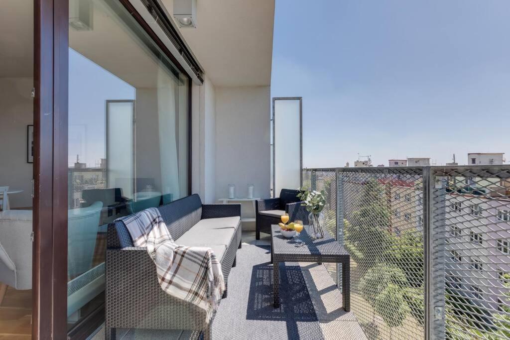 Jt'S Apartments Korunni Str. ปราก ภายนอก รูปภาพ