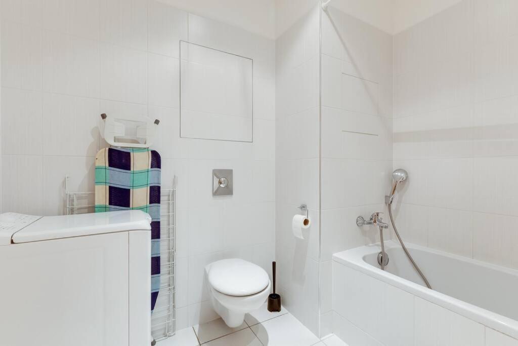 Jt'S Apartments Korunni Str. ปราก ภายนอก รูปภาพ